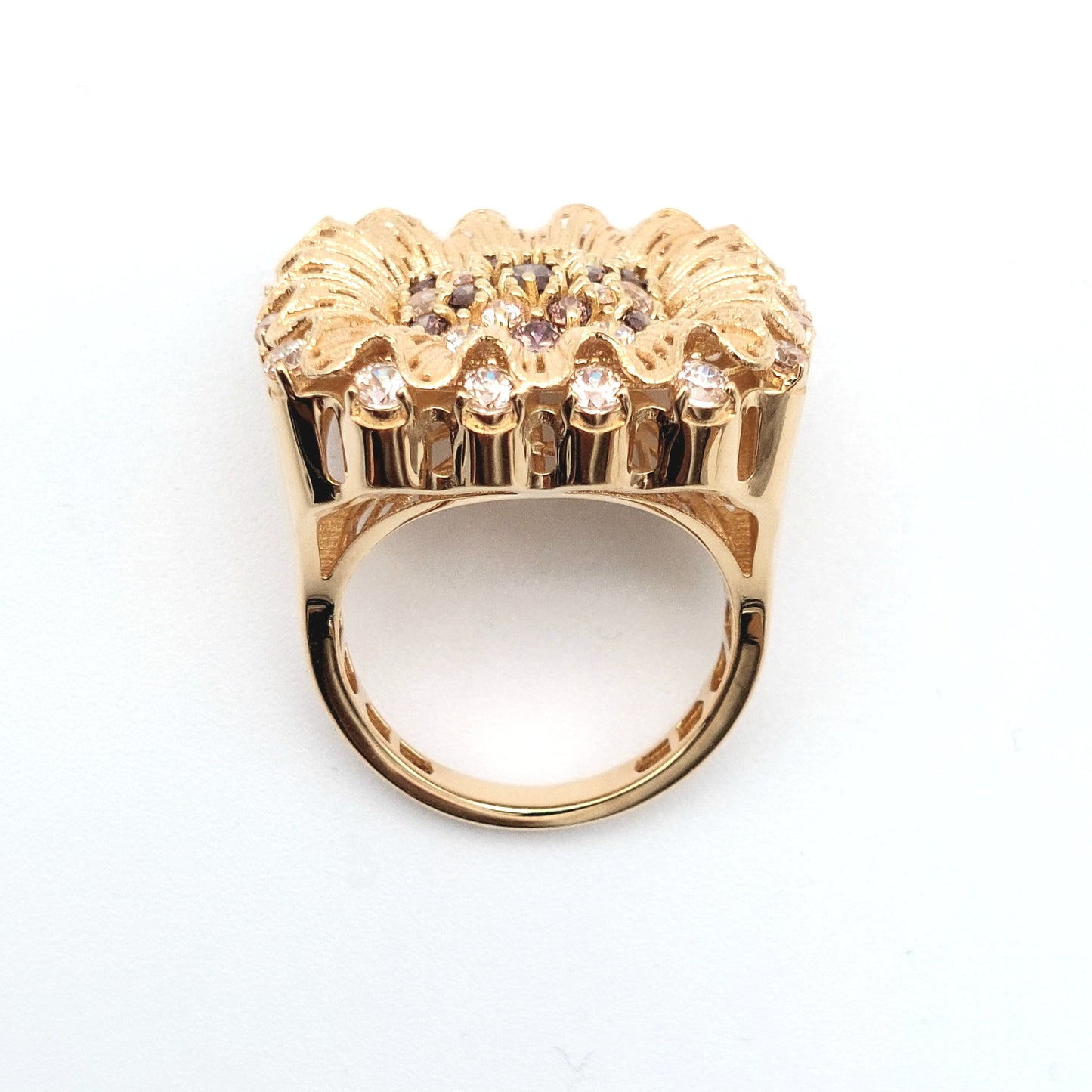 Anello da donna in oro giallo 18 KT ,con zirconi bianchi e brown. AN-ORO077.