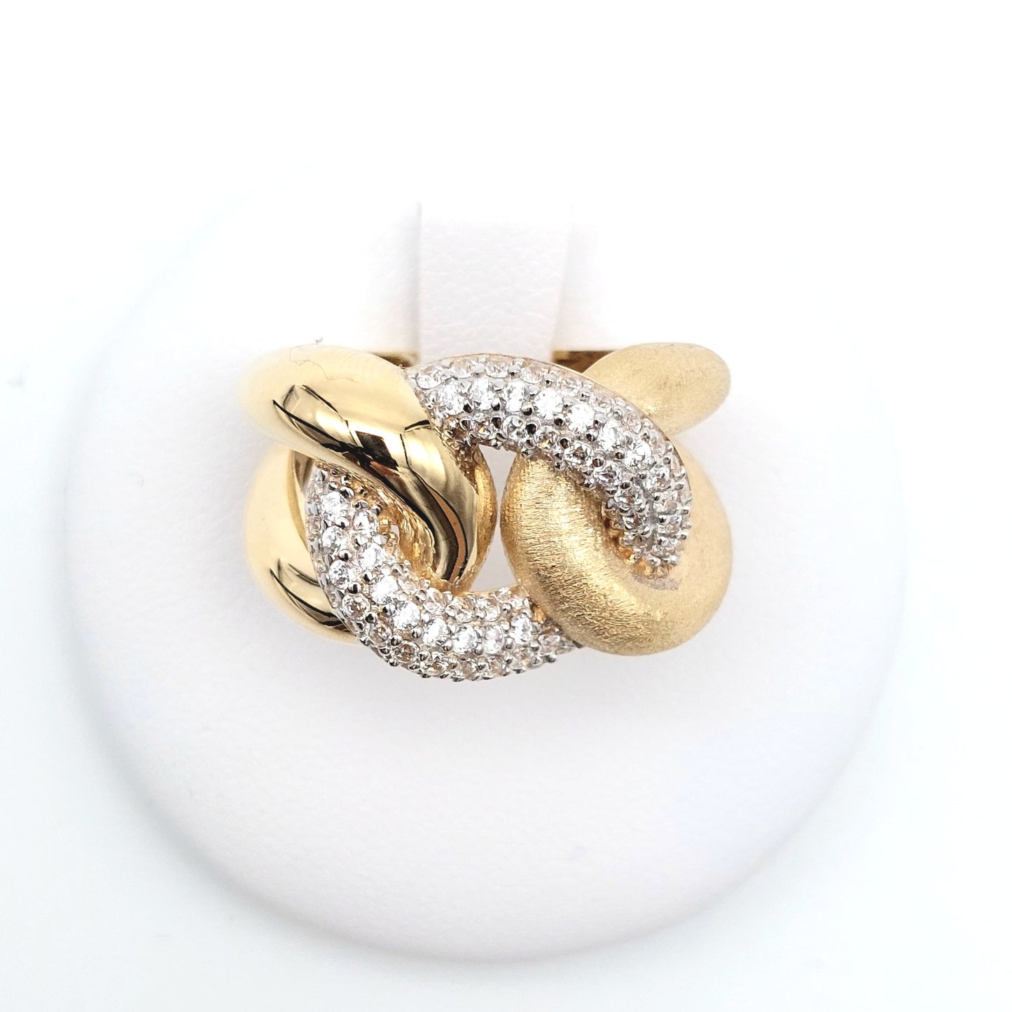 Anello da donna a grumetta in oro giallo 18 KT ,con zirconi bianchi. AN-ORO060.