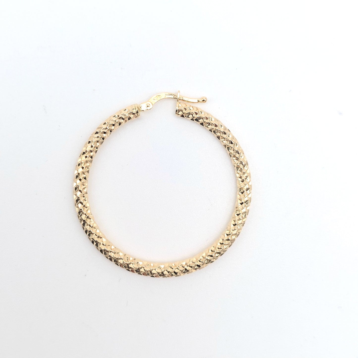 Orecchini a cerchio diamantati in oro giallo 18 KT. OR-ORO020.