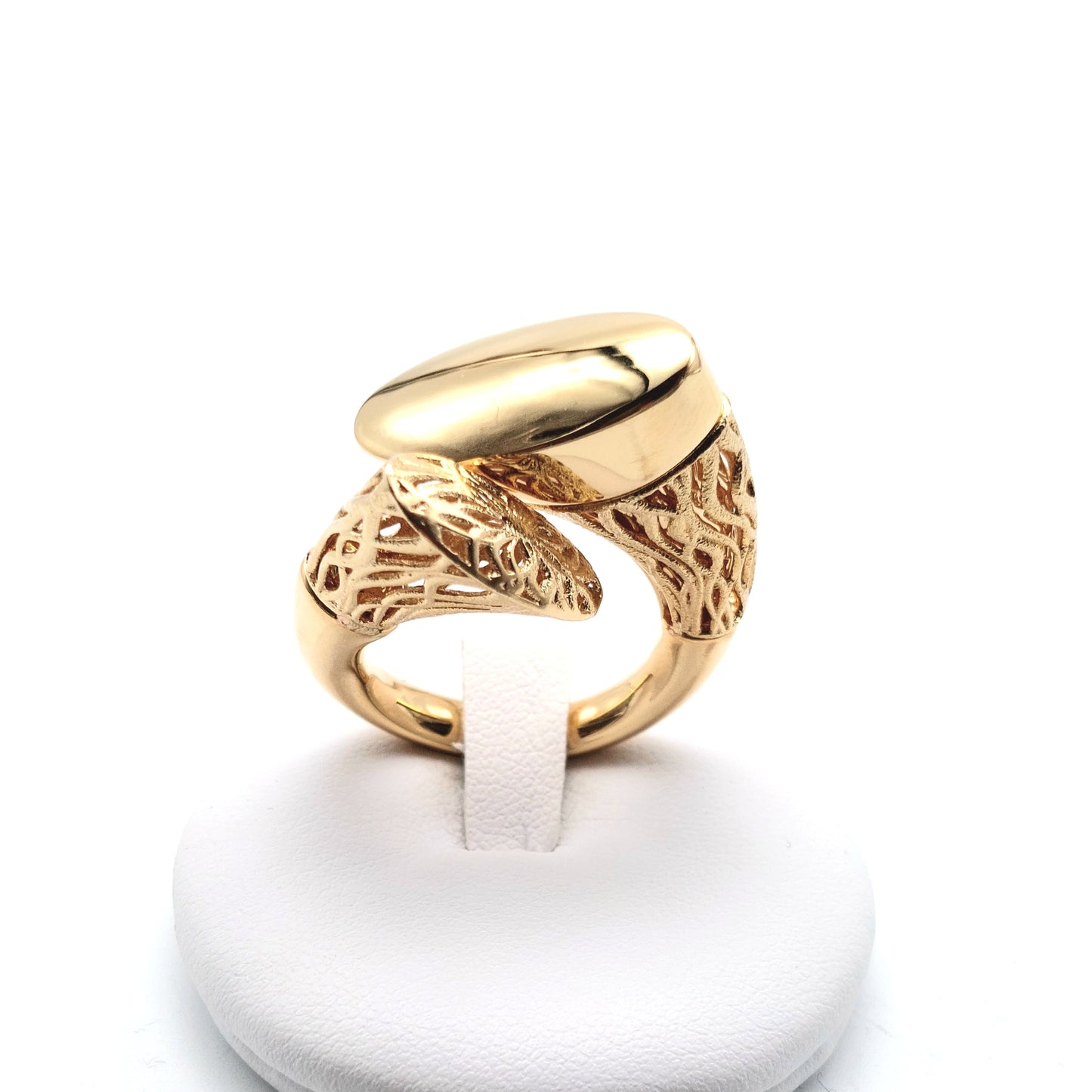 Anello in oro giallo 18 KT in elettroformatura. AN-ORO089.