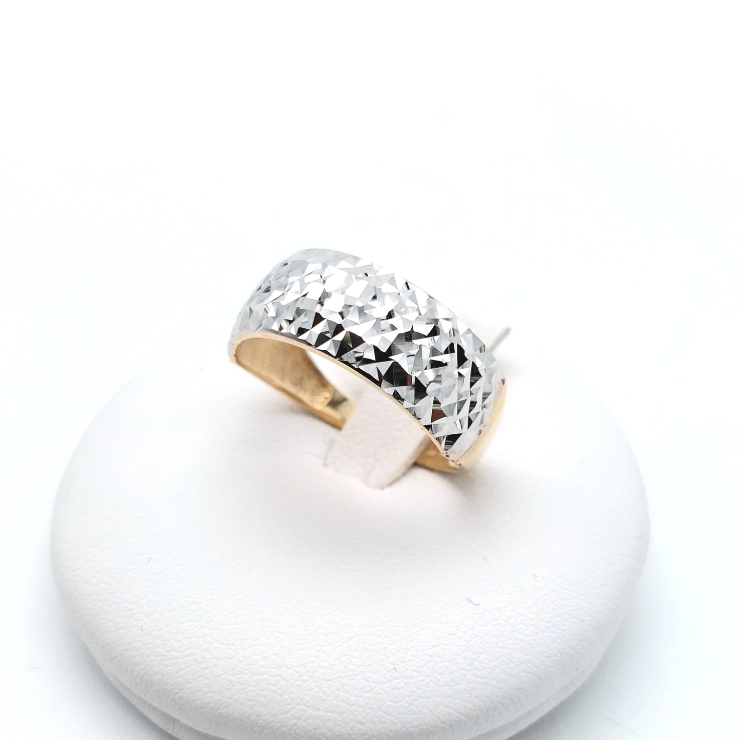 Anello a fascia diamantata in oro bianco e giallo 18 KT. AN-ORO100.