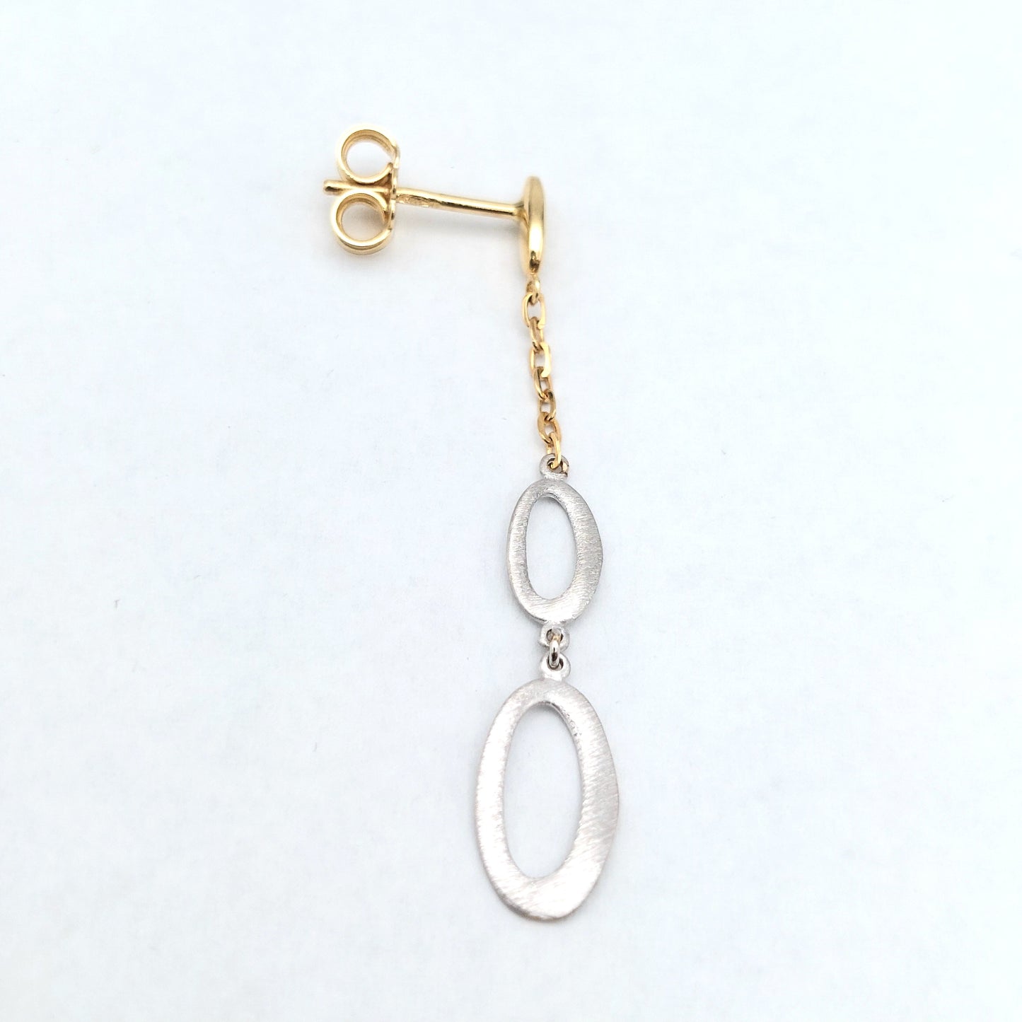 Orecchino lungo in oro giallo e bianco 18 KT. OR-ORO024.