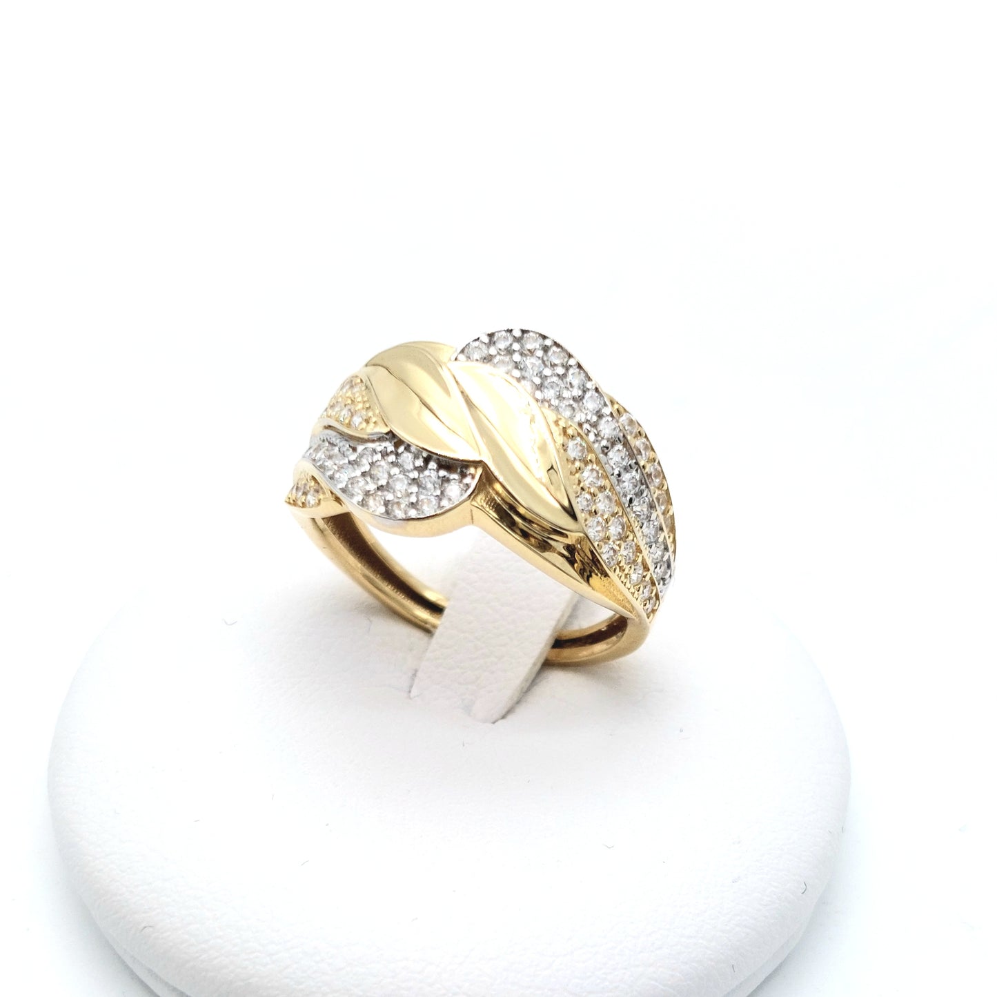 Anello fantasia in oro giallo 18 KT con zirconi. AN-ORO106.