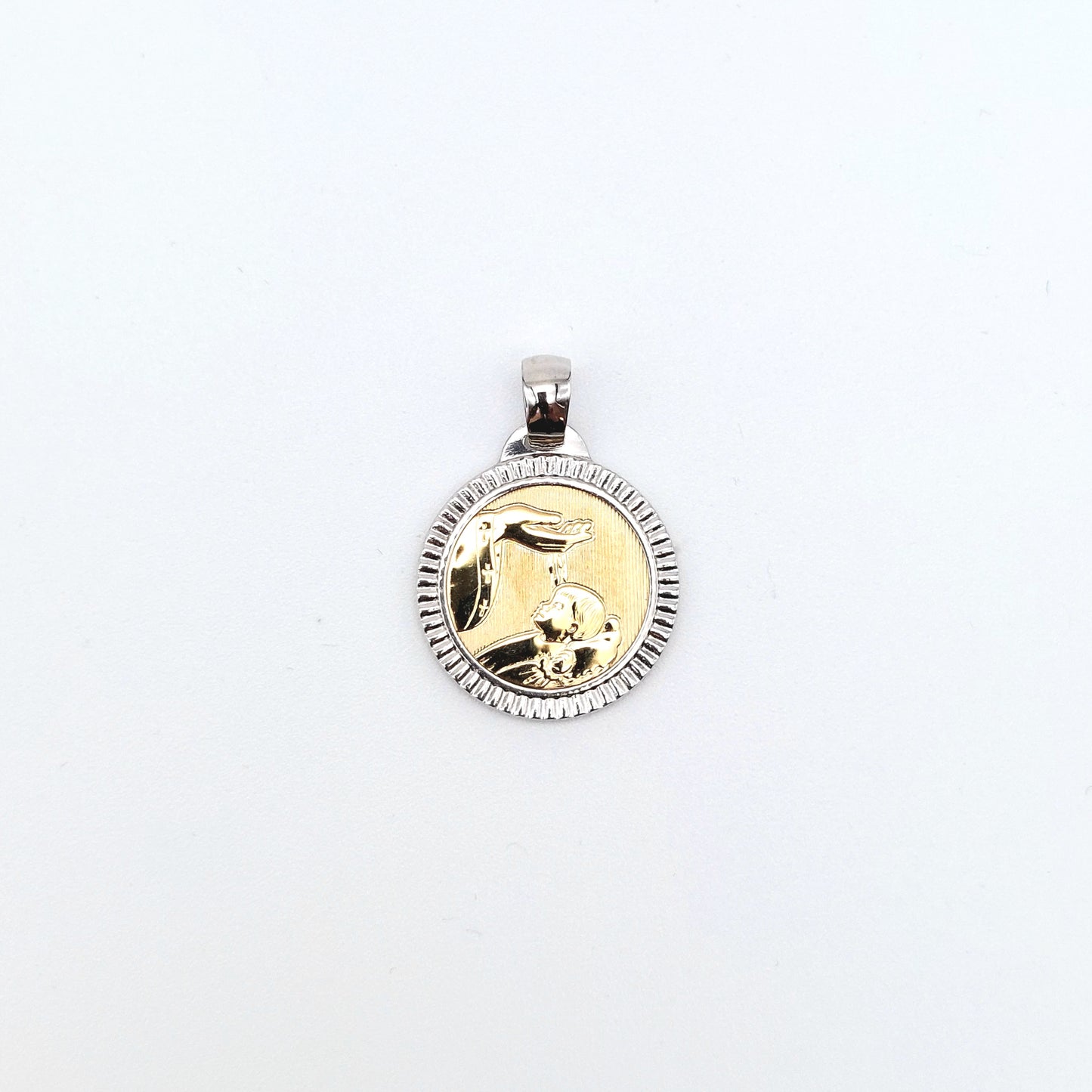 Medaglia battesimo in oro giallo e bianco 18 kt.MED-ORO006.