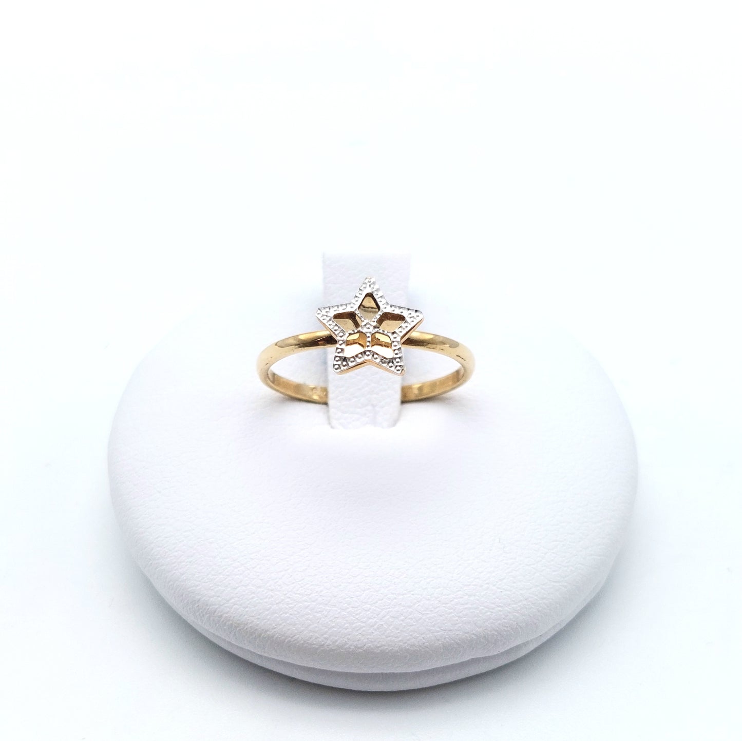 Anello con stella diamantata in oro giallo e bianco 18 kt. AN-ORO046.