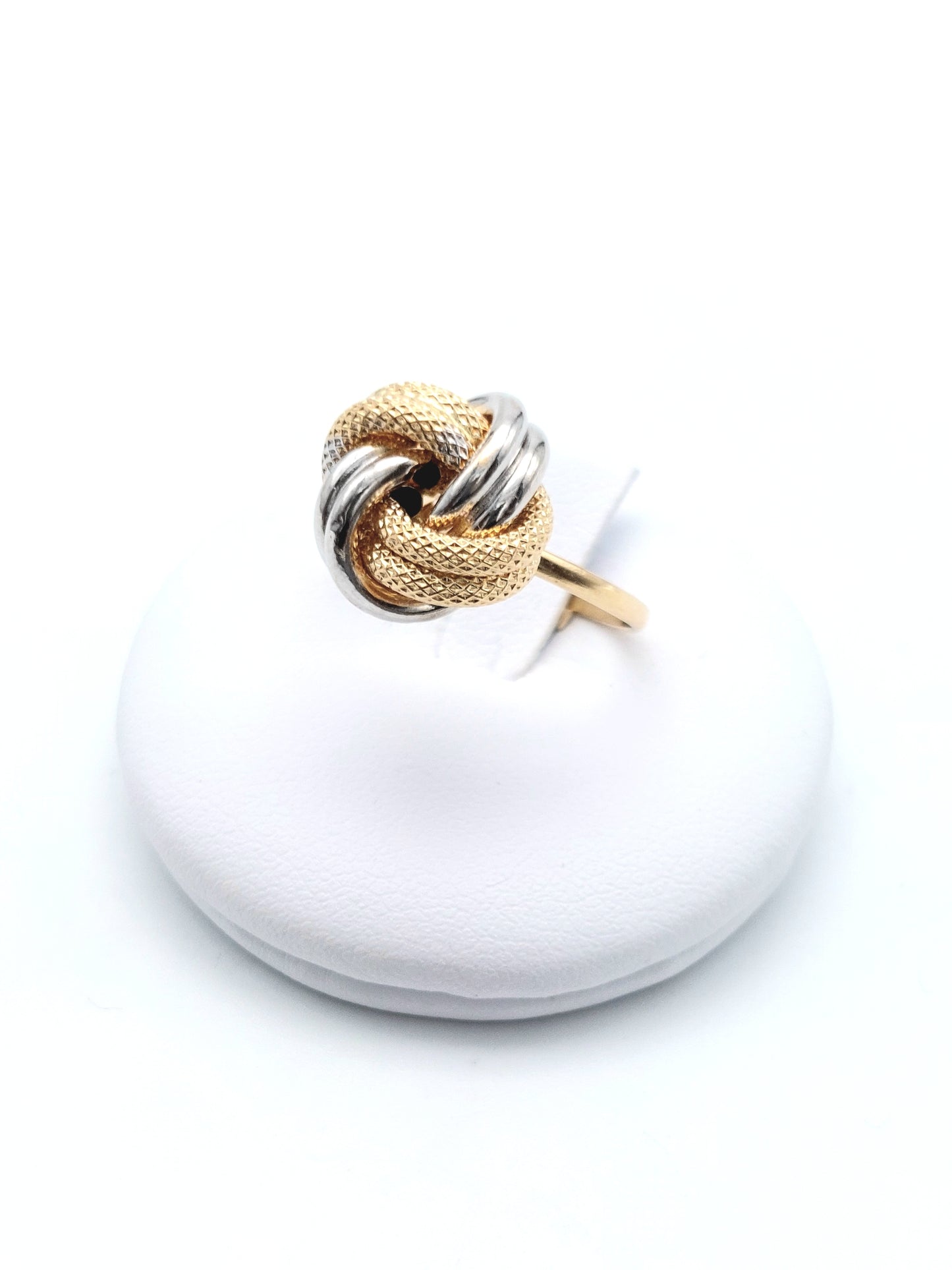 Anello nodo in oro giallo e bianco 18 KT. AN-ORO049.
