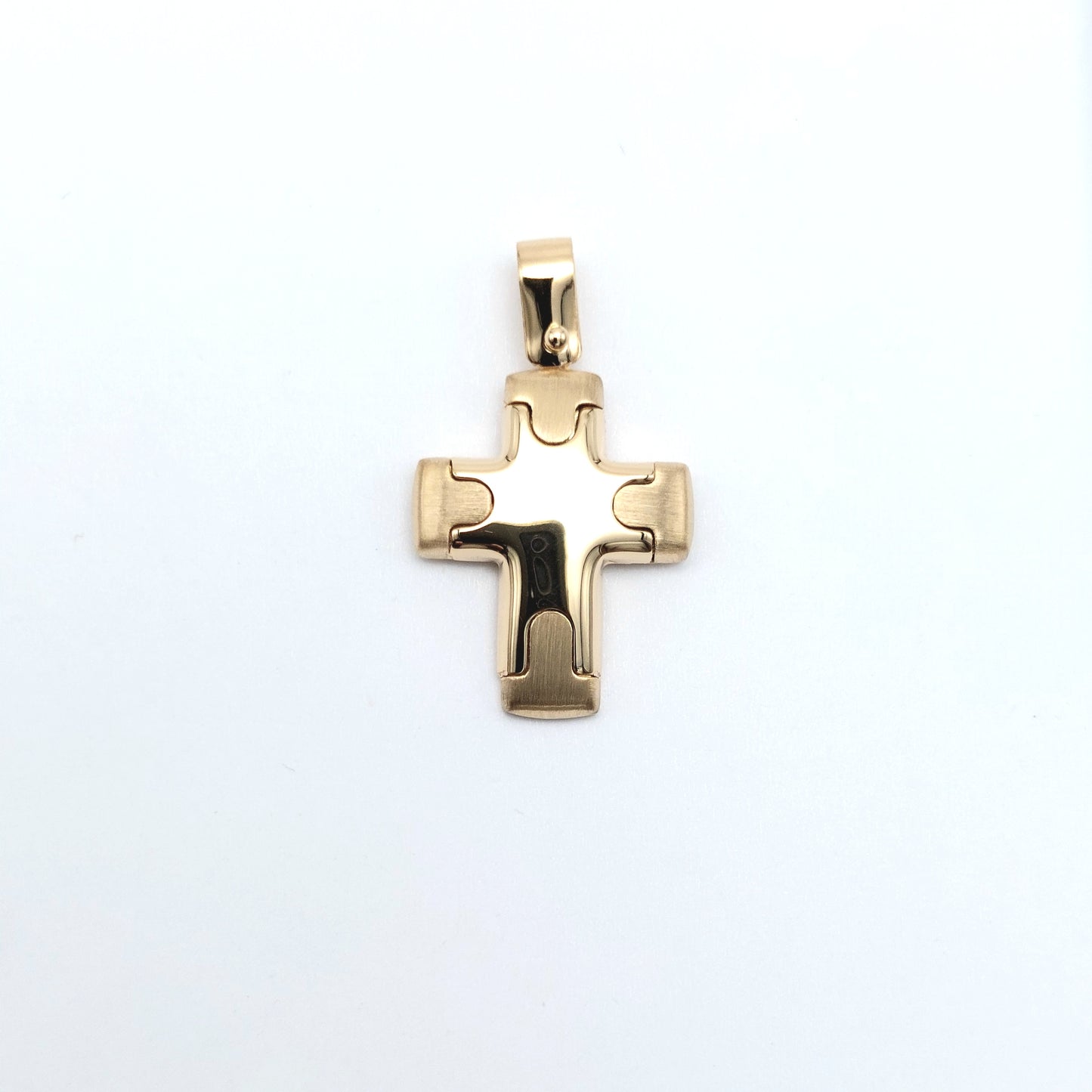 Croce da uomo scatolata in oro giallo 18 kt. CR-ORO012.