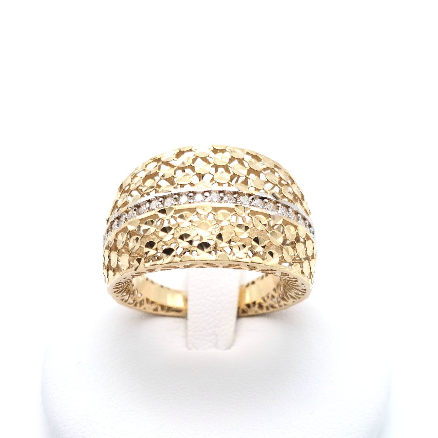 Anello da donna a fascia, con finitura diamantata, lavorazione 3D, in Oro Giallo e Oro Bianco con zirconi bianchi. AN-ORO066.