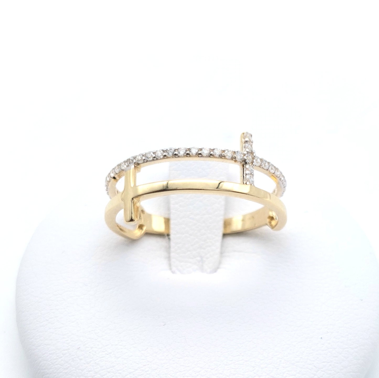 Anello da donna con croci sovrapposte, in Oro Giallo 18 KT e zirconi bianchi. AN-ORO074.
