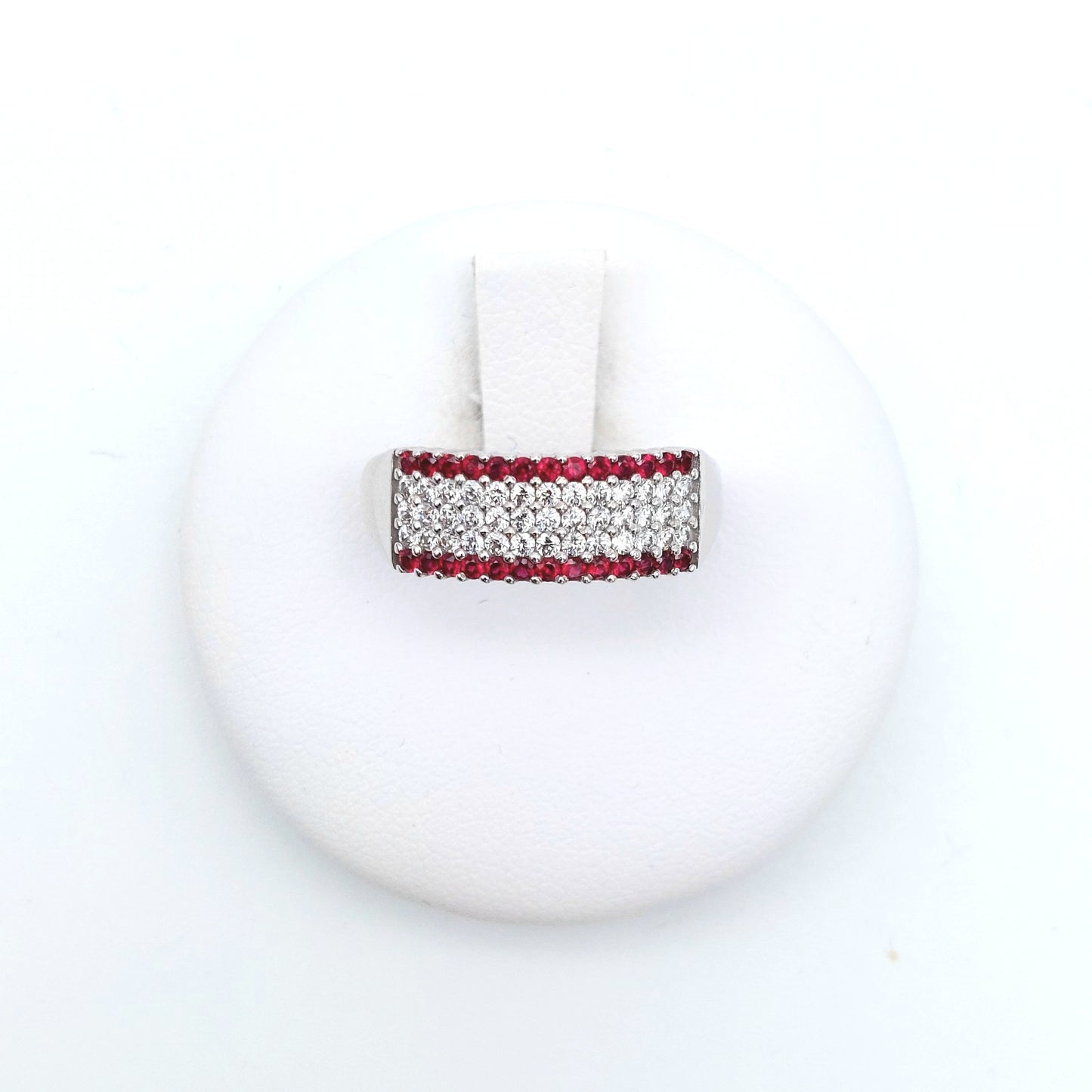 Anello mezza veretta da donna con cinque file di zirconi in Oro Bianco 18 KT. AN-ORO093.