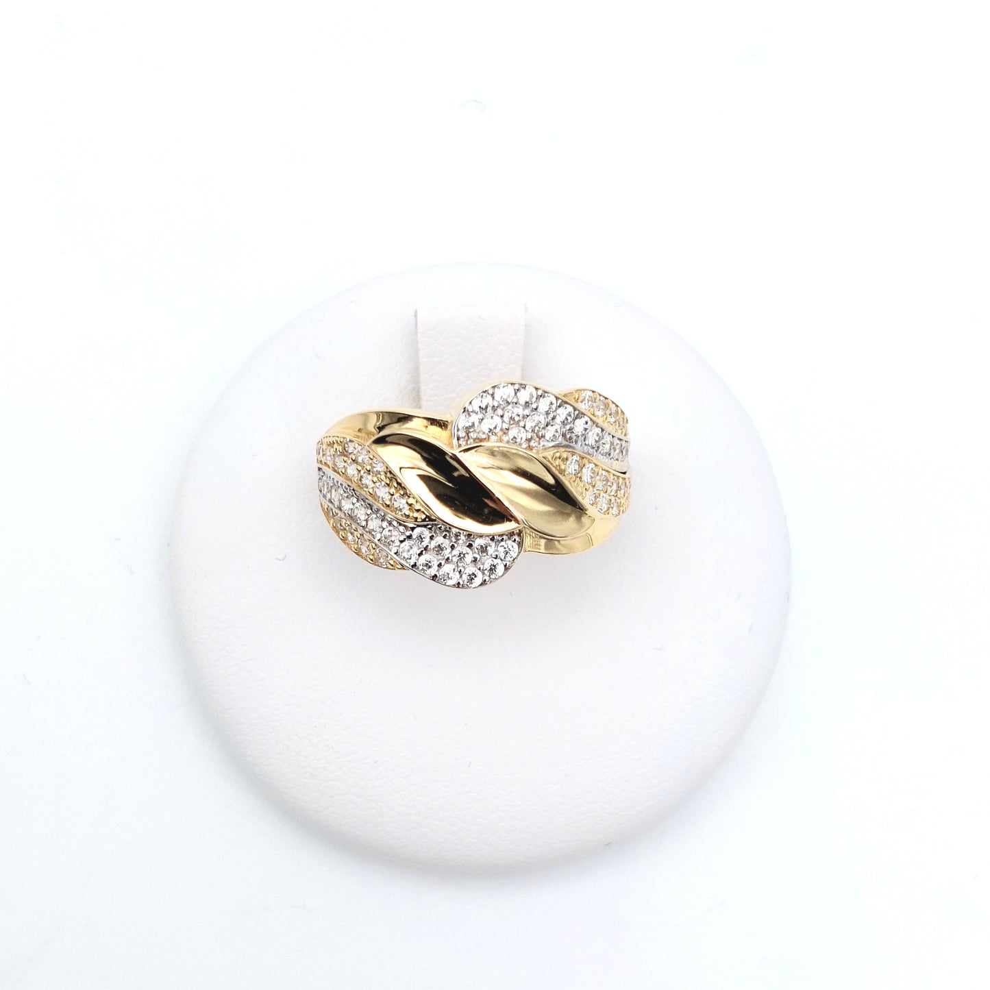 Anello fantasia in oro giallo 18 KT con zirconi. AN-ORO106.