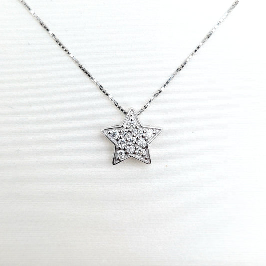 Collana con pendente a stella in oro bianco 18 carati con brillanti. COLBR027.