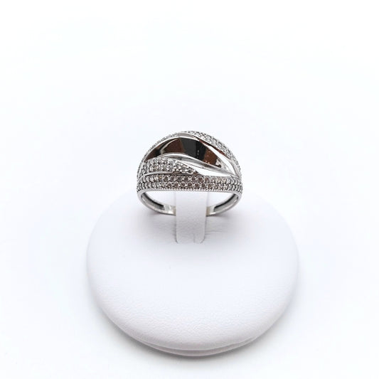 Anello in oro bianco 18 kt con zirconi. AN-ORO038.