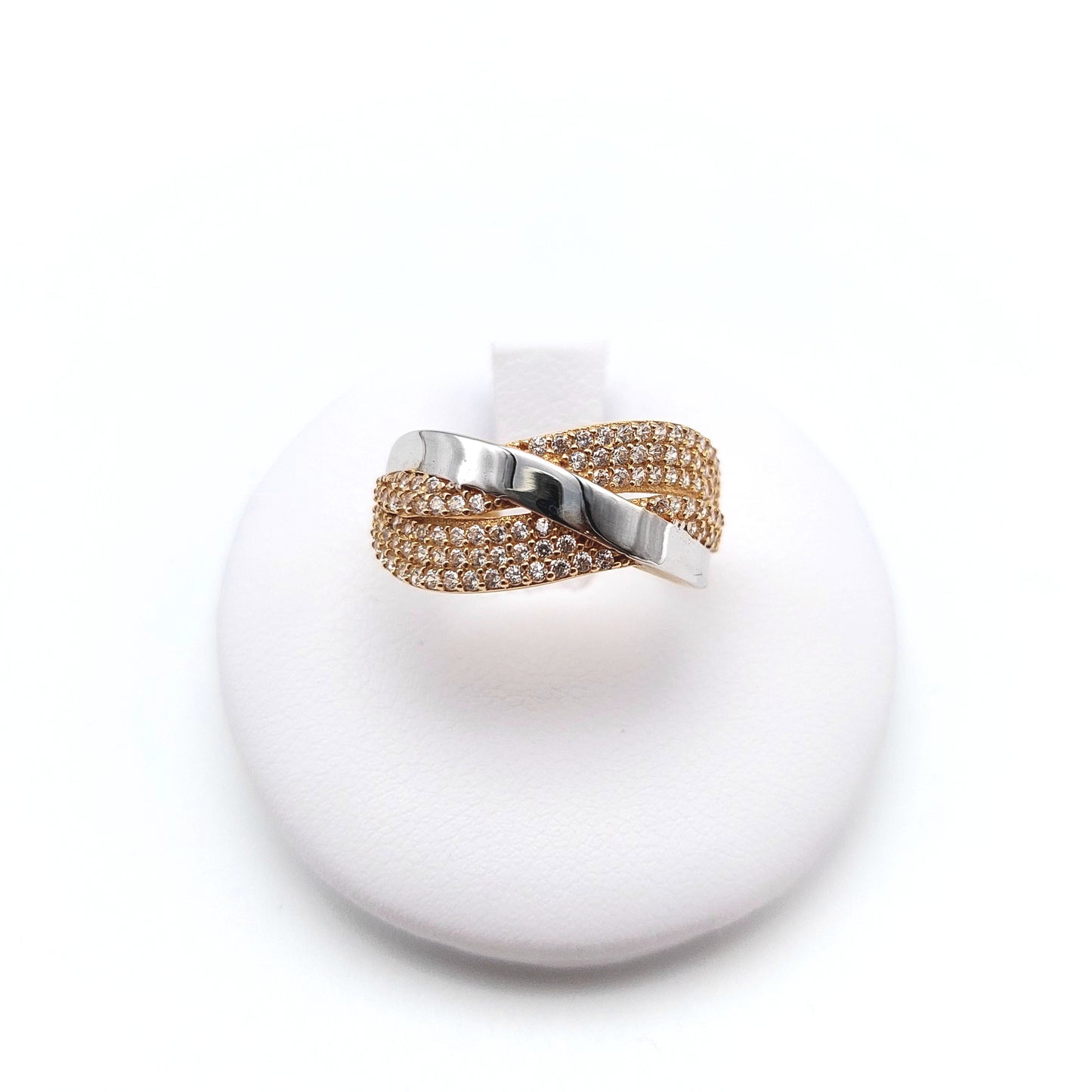 Anello a fascia  in oro giallo e bianco 18KT con zirconi bianchi. AN-ORO020.