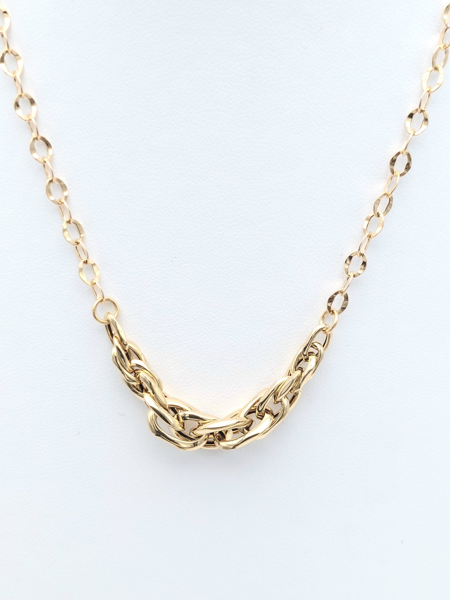 Collana a catena ,a scalare, in oro giallo 18 KT .COL-D-ORO001.